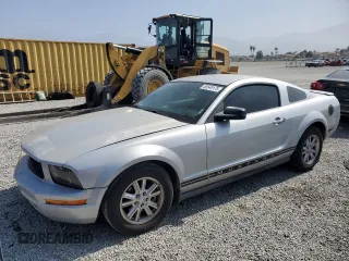 2007 Ford Mustang Deluxe z VIN 1ZVFT80N875282300, wystawiony jako Copart lot #58549175 z przebiegiem 157 176 mil mil oraz Szkoda całkowita • Salvage title. Historia ofert i sprzedaży dostępna na DreamBid. Obrazek 1.