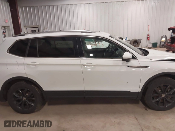 2024 Volkswagen Tiguan SE with VIN 3VVMB7AX6RM135219, listed as a IAAI auction lot 42311133 with 7,885 mi miles and . Bid and sale history available at DreamBid. Image 13.