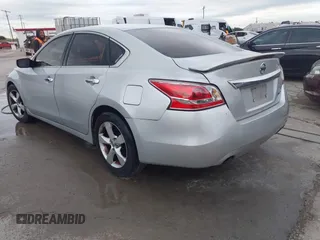 2013 Nissan Altima SV with VIN 1N4AL3APXDN554301, listed as a IAAI auction lot 42183379 with 196,786 mi miles and . Bid and sale history available at carsss.com. Image 3.