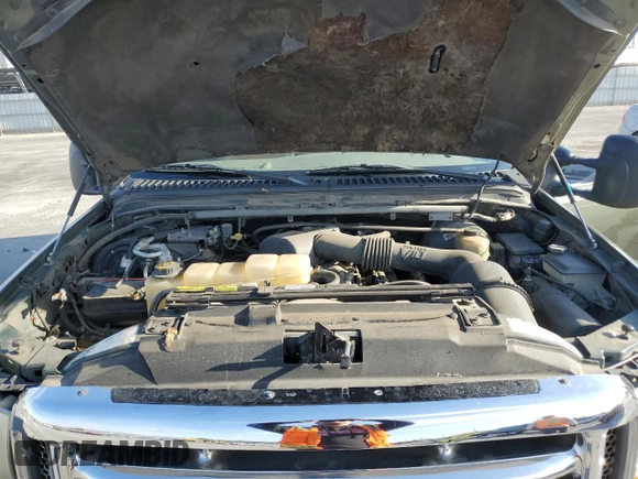 2001 Ford Excursion Limited with VIN 1FMNU42S71EA39829, listed as a Copart auction lot 79094054 with 405,339 mi miles and Salvage title. Bid and sale history available at DreamBid. Image 12.