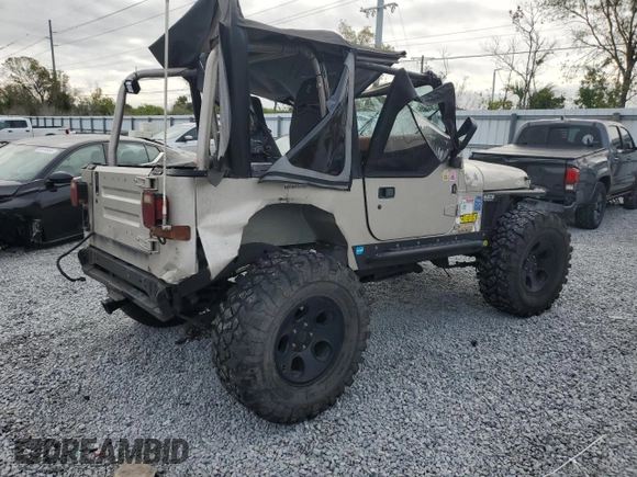 1995 Jeep Wrangler S with VIN 1J4FY19P9SP316266, listed as a Copart auction lot 88686725 with 121,561 mi miles and Salvage Title. Bid and sale history available at carsss.com. Image 3.