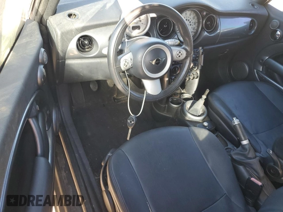 2007 MINI Convertible with VIN WMWRF33507TF67302, listed as a Copart auction lot 82853344 with Not Provided miles and Clean Title. Bid and sale history available at DreamBid. Image 8.