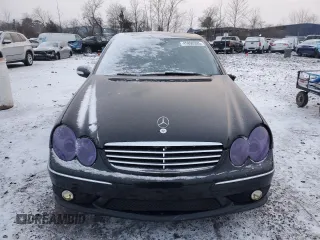 2005 Mercedes-Benz C 55 AMG z VIN WDBRF76J35F584816, wystawiony jako Copart lot #45890395 z przebiegiem 154 772 mil mil oraz Szkoda całkowita • Salvage title. Historia ofert i sprzedaży dostępna na DreamBid. Obrazek 5.