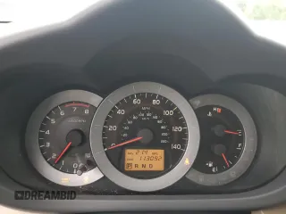 2010 Toyota RAV4 z VIN JTMZF4DV6AD024932, wystawiony jako Copart lot #60281665 z przebiegiem 113 092 mil mil oraz Szkoda całkowita • Salvage title. Historia ofert i sprzedaży dostępna na DreamBid. Obrazek 9.