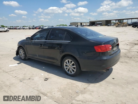 2013 Volkswagen Jetta SE z VIN 3VWDX7AJ3DM244240, wystawiony jako Copart lot #56669035 z przebiegiem 200 108 mil mil oraz Szkoda całkowita • Salvage title. Historia ofert i sprzedaży dostępna na DreamBid. Obrazek 2.