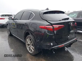 2018 Alfa Romeo Stelvio z VIN ZASFAKANXJ7C23921, wystawiony jako IAAI lot #38783836 z przebiegiem 93 482 mil mil oraz . Historia ofert i sprzedaży dostępna na DreamBid. Obrazek 3.