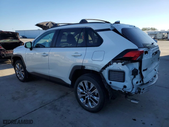 2022 Toyota RAV4 XLE Premium with VIN 2T3C1RFV4NW185738, listed as a Copart auction lot 49508135 with 61,732 mi miles and Salvage Title. Bid and sale history available at carsss.com. Image 2.