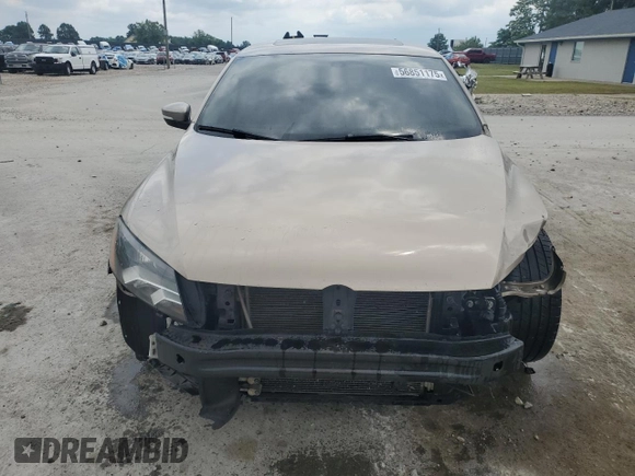 2015 Volkswagen Passat SEL Premium z VIN 1VWCV7A3XFC030563, wystawiony jako Copart lot #56851175 z przebiegiem 217 343 mil mil oraz Szkoda całkowita • Salvage title. Historia ofert i sprzedaży dostępna na DreamBid. Obrazek 5.