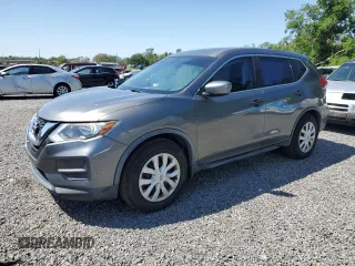 2017 Nissan Rogue S z VIN JN8AT2MT8HW385641, wystawiony jako Copart lot #52092385 z przebiegiem 110 860 mil mil oraz Szkoda całkowita • Salvage title. Historia ofert i sprzedaży dostępna na DreamBid. Obrazek 1.