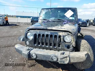 2018 Jeep Wrangler Unlimited Rubicon Recon with VIN 1C4HJWFG1JL915740, listed as a IAAI auction lot 41965305 with 73,035 mi miles and . Bid and sale history available at DreamBid. Image 12.