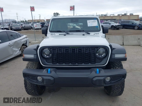 2024 Jeep Wrangler Willys z VIN 1C4RJXN66RW146102, wystawiony jako IAAI lot #41735965 z przebiegiem 12 092 mil mil oraz . Historia ofert i sprzedaży dostępna na DreamBid. Obrazek 12.