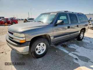 2001 Chevrolet Suburban LS with VIN 3GNEC16T71G284722, listed as a Copart auction lot 57615975 with 324,156 mi miles and Clean title. Bid and sale history available at DreamBid. Image 1.