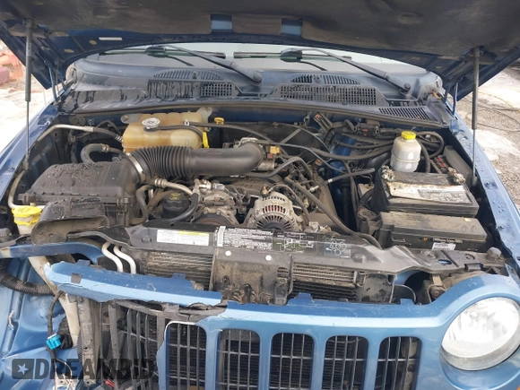 2005 Jeep Liberty Sport with VIN 1J4GL48K45W599048, listed as a IAAI auction lot 41603457 with 107,781 mi miles. Bid and sale history available at carsss.com. Image 10.