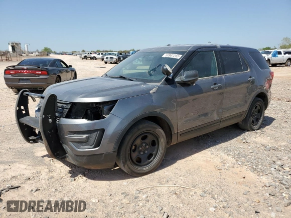 2017 Ford Police Interceptor Utility z VIN 1FM5K8AR0HGE30329, wystawiony jako Copart lot #50967265 z przebiegiem 156 692 mil mil oraz Szkoda całkowita • Salvage title. Historia ofert i sprzedaży dostępna na DreamBid. Obrazek 1.