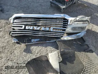 2020 Ram 3500 Laramie z VIN 3C63R3MLXLG293695, wystawiony jako Copart lot #45008095 z przebiegiem 102 028 mil mil oraz Szkoda całkowita • Salvage title. Historia ofert i sprzedaży dostępna na DreamBid. Obrazek 14.