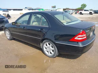 2002 Mercedes-Benz C 230/260/280/320 z VIN WDBRF61J02F196116, wystawiony jako IAAI lot #42250367 z przebiegiem Nie podano mil oraz . Historia ofert i sprzedaży dostępna na DreamBid. Obrazek 3.