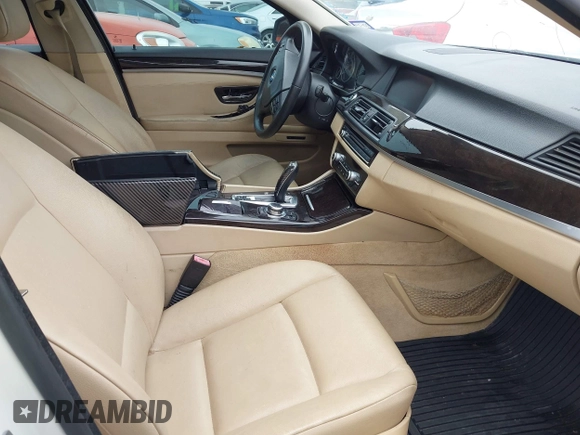 2012 BMW 5 Series 528i xDrive with VIN WBAXH5C54CDW07654, listed as a IAAI auction lot 41937533 with 109,529 mi miles. Bid and sale history available at carsss.com. Image 5.