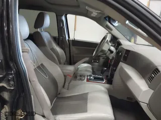 2007 Jeep Grand Cherokee Limited with VIN 1J8HR58287C572544, listed as a IAAI auction lot 41366475 with 231,151 mi miles. Bid and sale history available at carsss.com. Image 5.