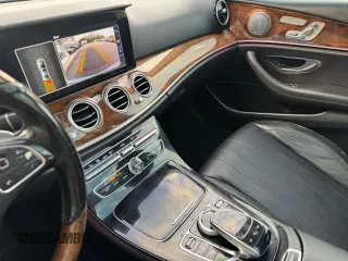 2017 Mercedes-Benz E 300 Luxury with VIN WDDZF4JB3HA096747, listed as a Copart auction lot 63851325 with 142,397 mi miles and Clean title. Bid and sale history available at DreamBid. Image 10.