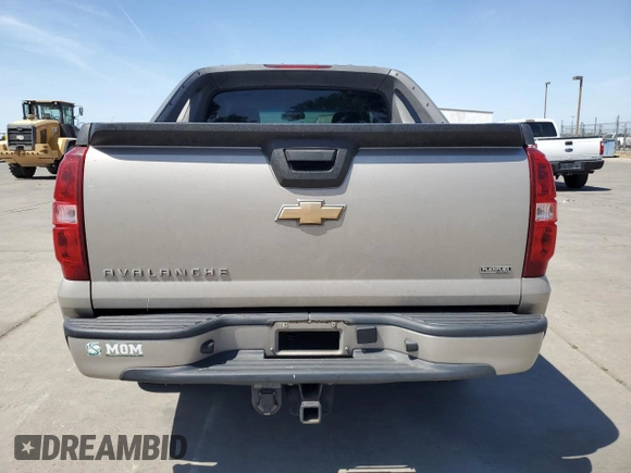2007 Chevrolet Avalanche 1LT z VIN 3GNFK12317G159012, wystawiony jako Copart lot #57343635 z przebiegiem 181 845 mil mil oraz Szkoda całkowita • Salvage title. Historia ofert i sprzedaży dostępna na DreamBid. Obrazek 6.