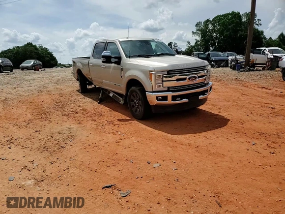 2017 Ford F-250 Lariat z VIN 1FT7W2BTXHEC94053, wystawiony jako Copart lot #61049155 z przebiegiem 57 994 mil mil oraz Szkoda całkowita • Salvage title. Historia ofert i sprzedaży dostępna na DreamBid. Obrazek 13.