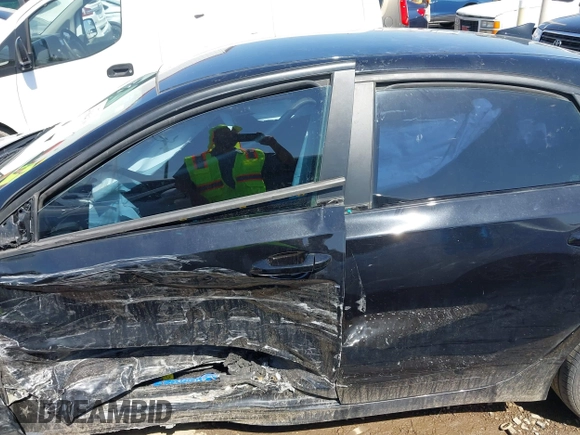 2021 Kia Forte LXS z VIN 3KPF24ADXME368759, wystawiony jako IAAI lot #41864100 z przebiegiem 75 404 mil mil oraz . Historia ofert i sprzedaży dostępna na DreamBid. Obrazek 14.
