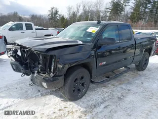 2017 Chevrolet Silverado 1500 LT with VIN 1GCVKRECXHZ262820, listed as a IAAI auction lot 41612608 with 152,577 mi miles. Bid and sale history available at carsss.com. Image 2.