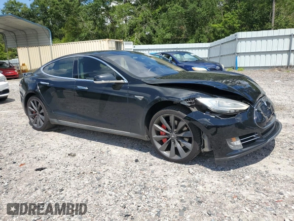 2013 Tesla Model S Performance с VIN 5YJSA1CP8DFP20786, выставлен на аукционе Copart как лот 61035395 с пробегом 140 119 миль миль и Списание • Salvage title. История ставок и продаж доступна на DreamBid. Изображение 4.