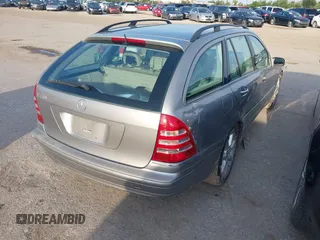 2005 Mercedes-Benz C 240 z VIN WDBRH61J65F567374, wystawiony jako IAAI lot #42477782 z przebiegiem 137 828 mil mil oraz . Historia ofert i sprzedaży dostępna na DreamBid. Obrazek 4.
