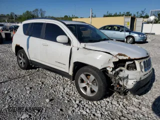 2017 Jeep Compass High Altitude with VIN 1C4NJCEB1HD199112, listed as a Copart auction lot 55627155 with 184,536 mi miles and Salvage title. Bid and sale history available at DreamBid. Image 4.