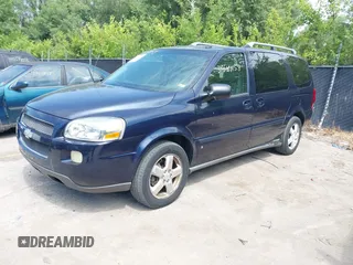 2007 Chevrolet Uplander 2LT z VIN 1GNDV33137D116599, wystawiony jako IAAI lot #39644158 z przebiegiem 215 134 mil mil oraz . Historia ofert i sprzedaży dostępna na DreamBid. Obrazek 2.