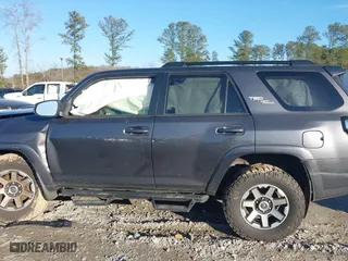 2019 Toyota 4Runner SR5 with VIN JTEBU5JR7K5632342, listed as a IAAI auction lot 41127797 with 88,036 mi miles. Bid and sale history available at carsss.com. Image 13.