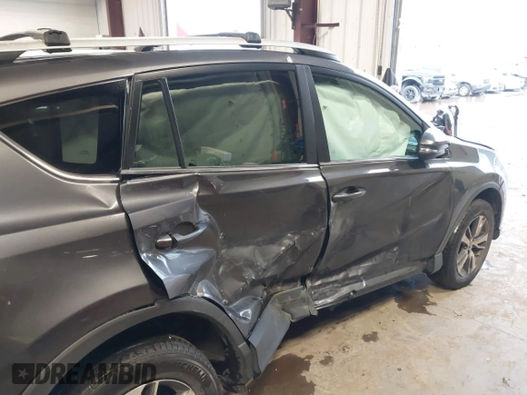 2016 Toyota RAV4 XLE с VIN 2T3RFREV5GW533000, выставлен на аукционе IAAI как лот 41200794 с пробегом 70 189 миль миль и . История ставок и продаж доступна на DreamBid. Изображение 6.