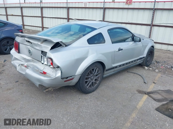 2005 Ford Mustang Deluxe с VIN 1ZVFT80N855139652, выставлен на аукционе IAAI как лот 42479548 с пробегом 289 517 миль миль и . История ставок и продаж доступна на DreamBid. Изображение 4.