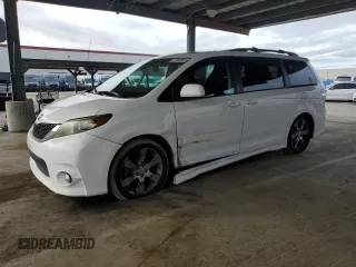 2012 Toyota Sienna SE z VIN 5TDXK3DC9CS215991, wystawiony jako Copart lot #51868005 z przebiegiem 215 075 mil mil oraz Szkoda całkowita • Salvage title. Historia ofert i sprzedaży dostępna na DreamBid. Obrazek 1.
