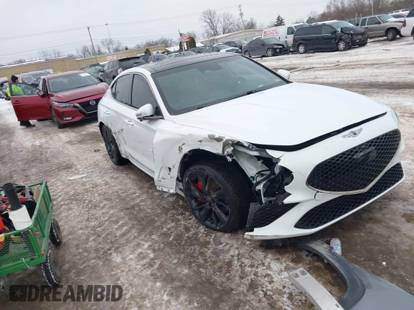 2022 Genesis G70 3.3T with VIN KMTG54TE0NU084062, listed as a IAAI auction lot 41334467 with 39,923 mi miles. Bid and sale history available at carsss.com. Image 1.
