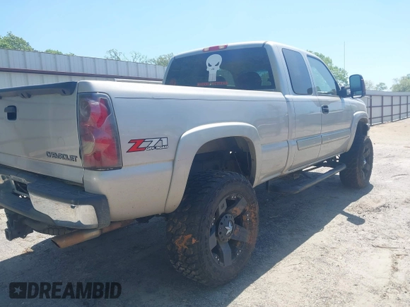 2004 Chevrolet Silverado 1500 Z71 with VIN 2GCEK19T941226969, listed as a IAAI auction lot 42036703 with 247,953 mi miles. Bid and sale history available at carsss.com. Image 4.