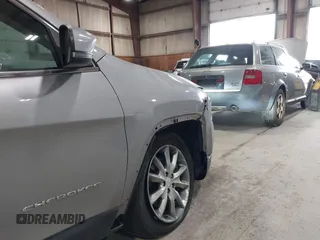 2018 Jeep Cherokee Limited with VIN 1C4PJMDX1JD607707, listed as a IAAI auction lot 42095889 with 123,913 mi miles and . Bid and sale history available at DreamBid. Image 20.