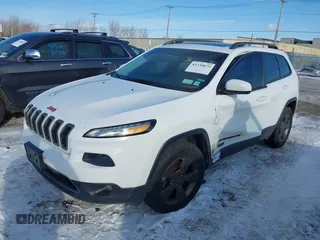 2016 Jeep Cherokee Latitude with VIN 1C4PJMCB7GW304109, listed as a IAAI auction lot 41330879 with 114,503 mi miles. Bid and sale history available at carsss.com. Image 17.