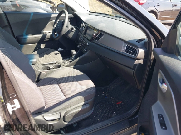2017 Kia Niro LX with VIN KNDCB3LC9H5055737, listed as a IAAI auction lot 41983379 with 105,007 mi miles. Bid and sale history available at carsss.com. Image 5.