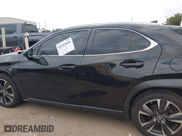 2019 Lexus UX 200 z VIN JTHY3JBH4K2006358, wystawiony jako IAAI lot #41541846 z przebiegiem 120 809 mil mil oraz . Historia ofert i sprzedaży dostępna na DreamBid. Obrazek 15.