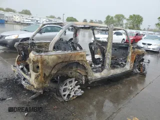 2024 Jeep Wrangler Willys с VIN 1C4RJXN6XRW310449, выставлен на аукционе Copart как лот 51261035 с пробегом Не указан миль и На запчасти • Non repairable. История ставок и продаж доступна на DreamBid. Изображение 3.