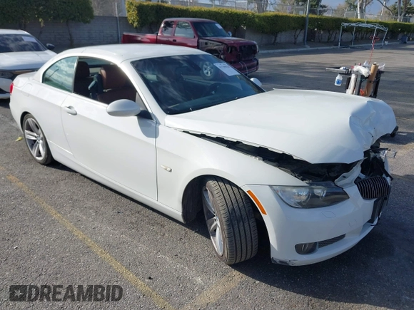 2007 BMW 3 Series 335i with VIN WBAWL73547PX47052, listed as a IAAI auction lot 41700828 with 64,409 mi miles. Bid and sale history available at carsss.com. Image 1.
