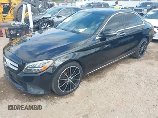 2020 Mercedes-Benz C 300 z VIN 55SWF8DB9LU325172, wystawiony jako IAAI lot #42287443 z przebiegiem 100 261 mil mil oraz . Historia ofert i sprzedaży dostępna na DreamBid. Obrazek 2.