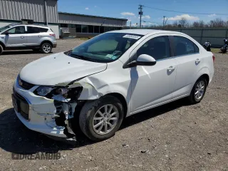 2018 Chevrolet Sonic LT z VIN 1G1JD5SG8J4127341, wystawiony jako Copart lot #53954055 z przebiegiem 18 066 mil mil oraz Szkoda całkowita • Salvage title. Historia ofert i sprzedaży dostępna na DreamBid. Obrazek 1.