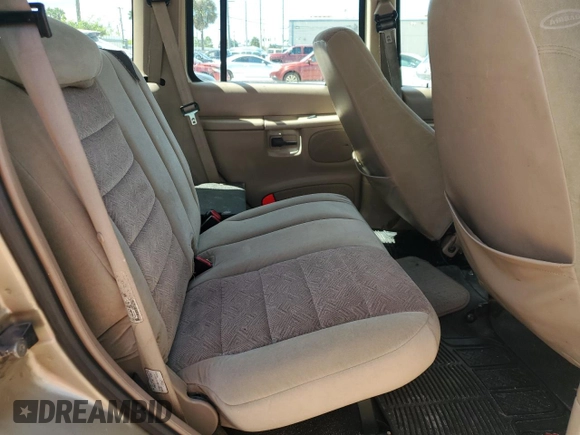 2000 Ford Explorer z VIN 1FMDU62X4YZA34304, wystawiony jako Copart lot #72740164 z przebiegiem 222 547 mil mil oraz Szkoda całkowita • Salvage title. Historia ofert i sprzedaży dostępna na DreamBid. Obrazek 11.