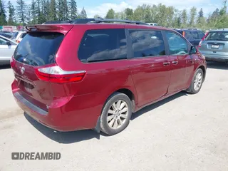 2017 Toyota Sienna XLE z VIN 5TDDZ3DC8HS174064, wystawiony jako IAAI lot #42176251 z przebiegiem 193 220 mil mil oraz . Historia ofert i sprzedaży dostępna na DreamBid. Obrazek 4.