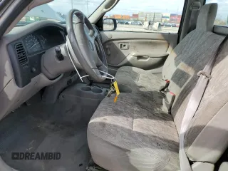 2004 Toyota Tacoma z VIN 5TENL42N34Z452222, wystawiony jako Copart lot #52334205 z przebiegiem 122 503 mil mil oraz Szkoda całkowita • Salvage title. Historia ofert i sprzedaży dostępna na DreamBid. Obrazek 7.