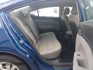2017 Hyundai Elantra SE z VIN 5NPD74LF6HH180684, wystawiony jako IAAI lot #42359575 z przebiegiem 68 339 mil mil oraz . Historia ofert i sprzedaży dostępna na DreamBid. Obrazek 8.