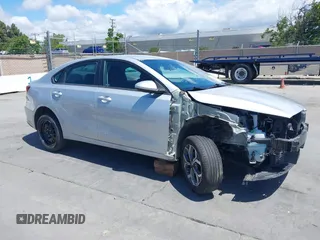 2021 Kia Forte LXS z VIN 3KPF24AD0ME349234, wystawiony jako IAAI lot #42238895 z przebiegiem 66 043 mil mil oraz . Historia ofert i sprzedaży dostępna na DreamBid. Obrazek 1.